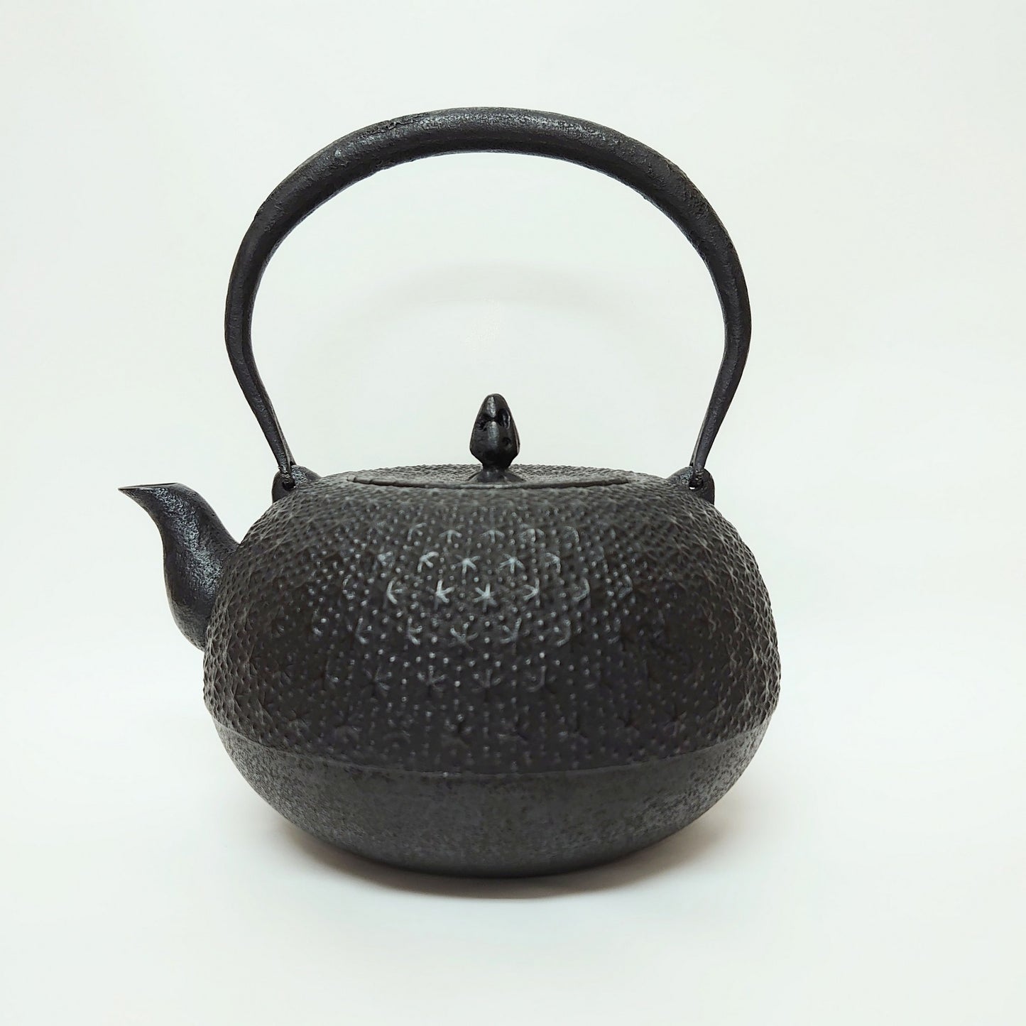 Nambu-Ironware Futon Style (Hon-Kikkō)