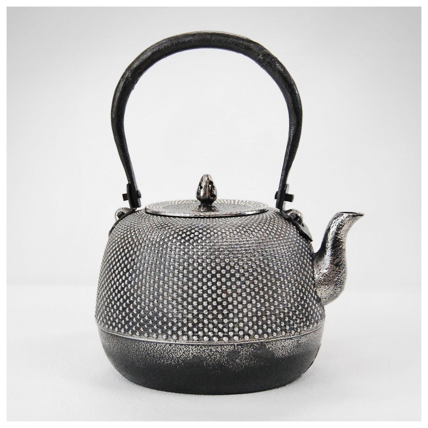 Nambu-Ironware Natsume-Style (Arare) Premium Sand Iron