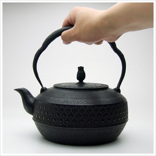 Nambu-Ironware Shajiku Style (Kikkō )